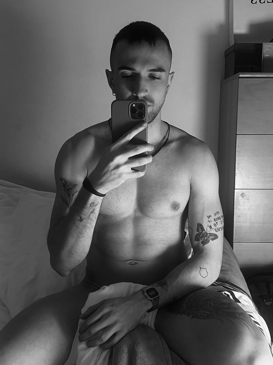 chrisboro_'s tweet photo. Buenas noches ✨🫣 https://t.co/HDcddzjgIM