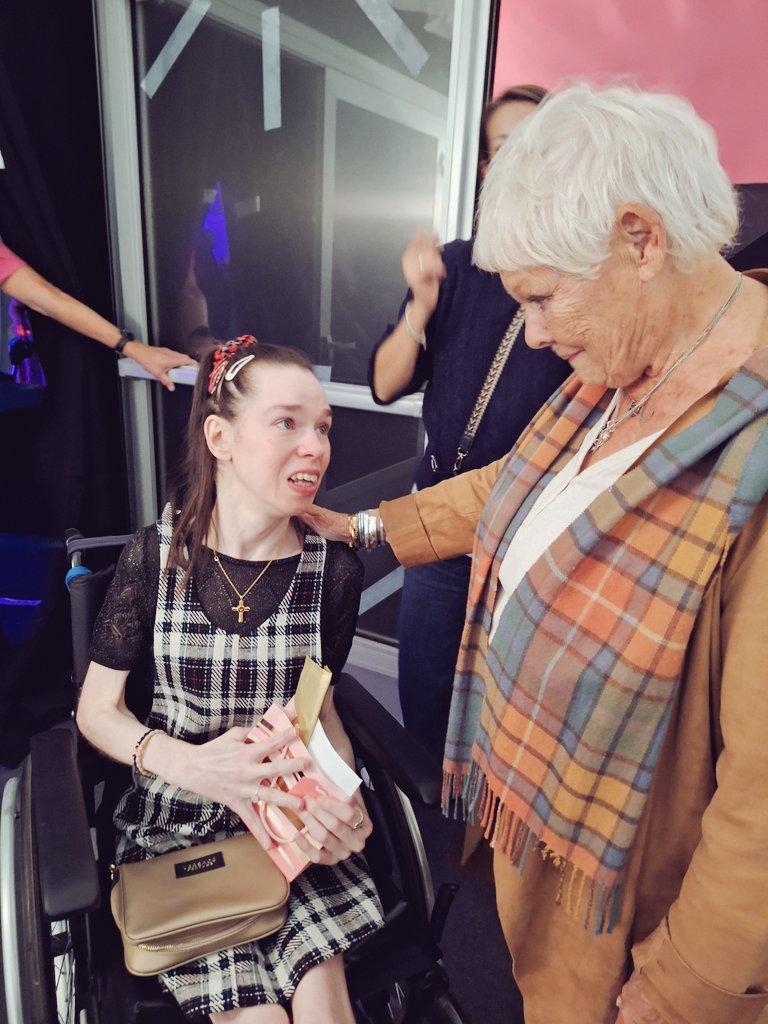 siobhanx3's tweet photo. Today #December9th is #DameJudiDench's 90th #birthday:
On #October5th I bonded with the exquisite #JudiDench at the #CheltenhamLiteratureFestival (which I attended as part of my 40th #birthday literary themed celebrations!)
What a gem of a lifetime hightlight...
#photooftheday https://t.co/3CjnmpP7Vd