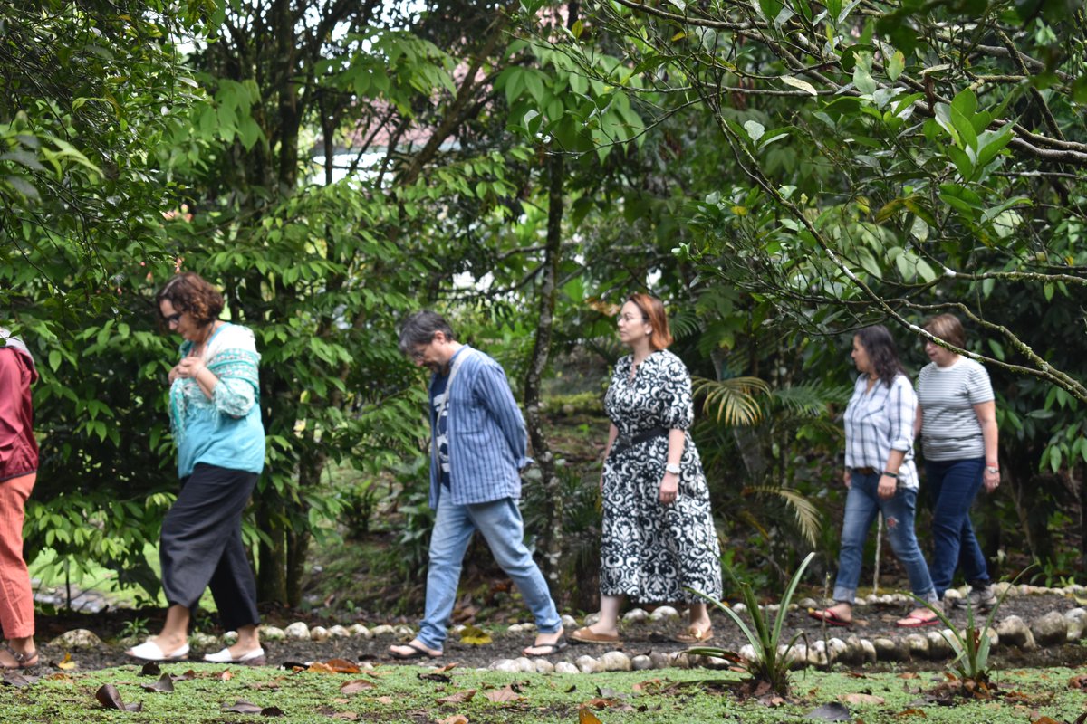 repam_amazonia's tweet image. La #REPAM se une a las voces que piden justicia y protección para las comunidades #indígenas y tradicionales que defienden la #Amazonia. 

¡Creemos juntos un futuro en el que se respeten los #DerechosHumanos  humanos y se proteja la Amazonía, nuestro hogar común!