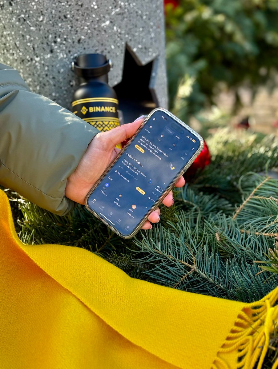 BinanceWallet's tweet photo. Touching grass has never been that seamless!

📸 @dianabinance https://t.co/H7dZ5BRkK6