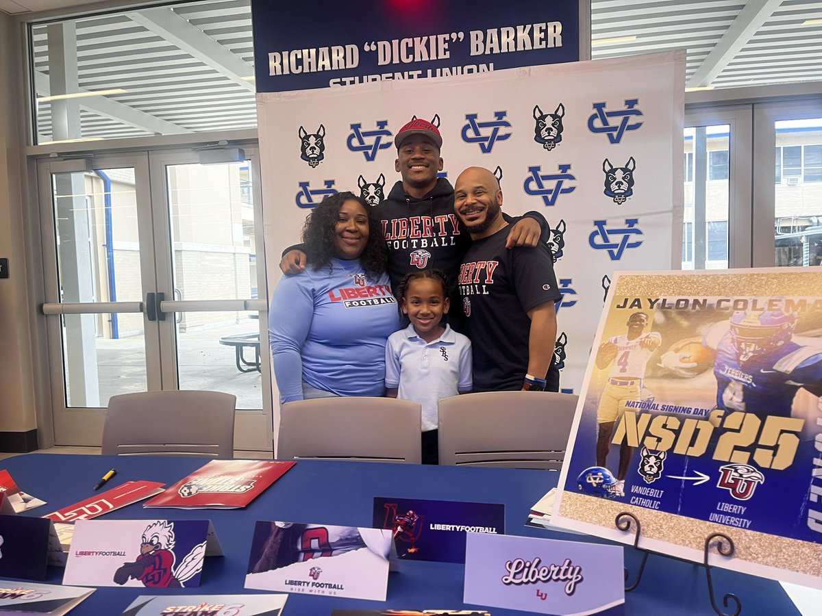 MeaganGTV's tweet photo. Vandebilt Catholic’s Jaylon Coleman has signed with Liberty. 

Coleman had a record-breaking campaign, becoming the school’s all-time leading rusher with over 5,000 career yards. 

Not to mention, today is Coleman’s 18th birthday! 🎈

@FNFwgno https://t.co/O6mhVEzovm