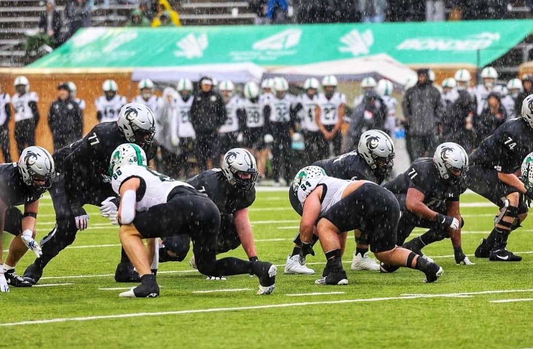 AdrianoBNevarez's tweet photo. Thanks Seniors for a great year appreciate your mentorship learned a lot from you all - wish you the best! 
@Quan_Byers
@BrodyHamilton25
@J_Shockley_ @VanceAdams18 @GraysonJohnst14

Let's get back to work! @DentonGuyer_FB @ReedHeim @Stovall1854 @Clarkj71Clarkj https://t.co/EKd8J3Olw9