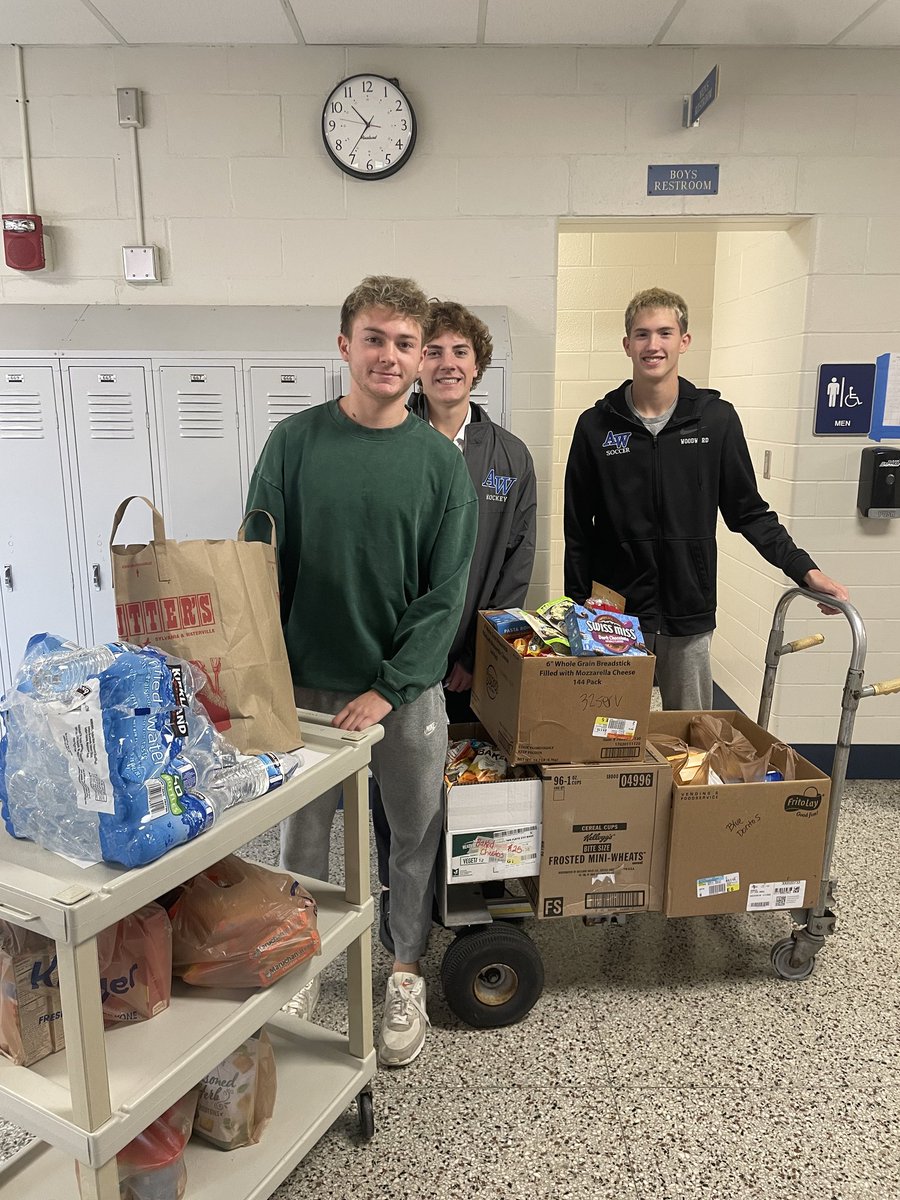 AWHSDECA's tweet photo. Thank you, AWHS, for another successful "DECA The Halls" Food Drive event! Your generosity will be shared with those in need this season! Congrats to Mrs. Echler's class for the most items donated this year! 
🥫🍗 🌲 https://t.co/XLml5F2oal