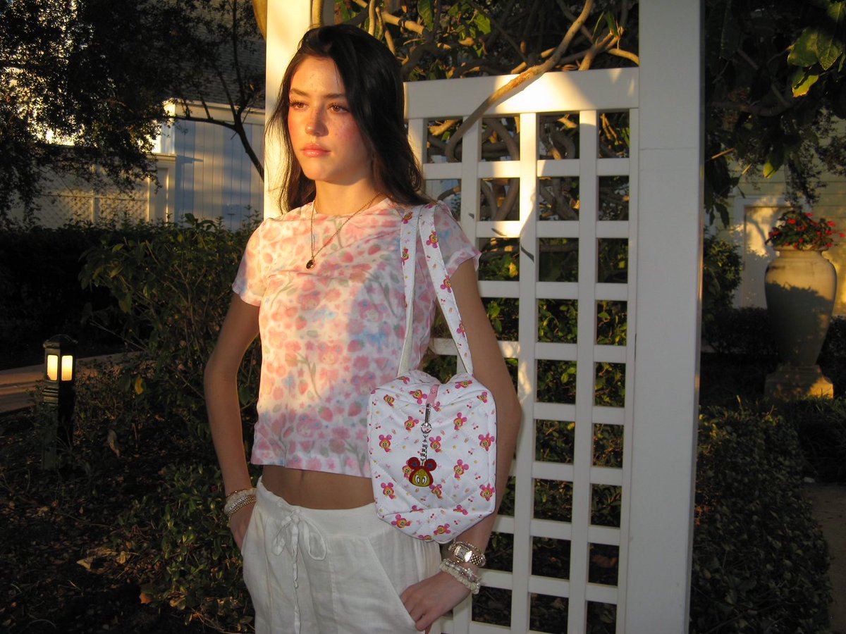 Mia in our <a href="/LONELYSTARUS/">LONELYSTAR</a> x sweetly bag🍓🎀🌸⭐️🍎🍉