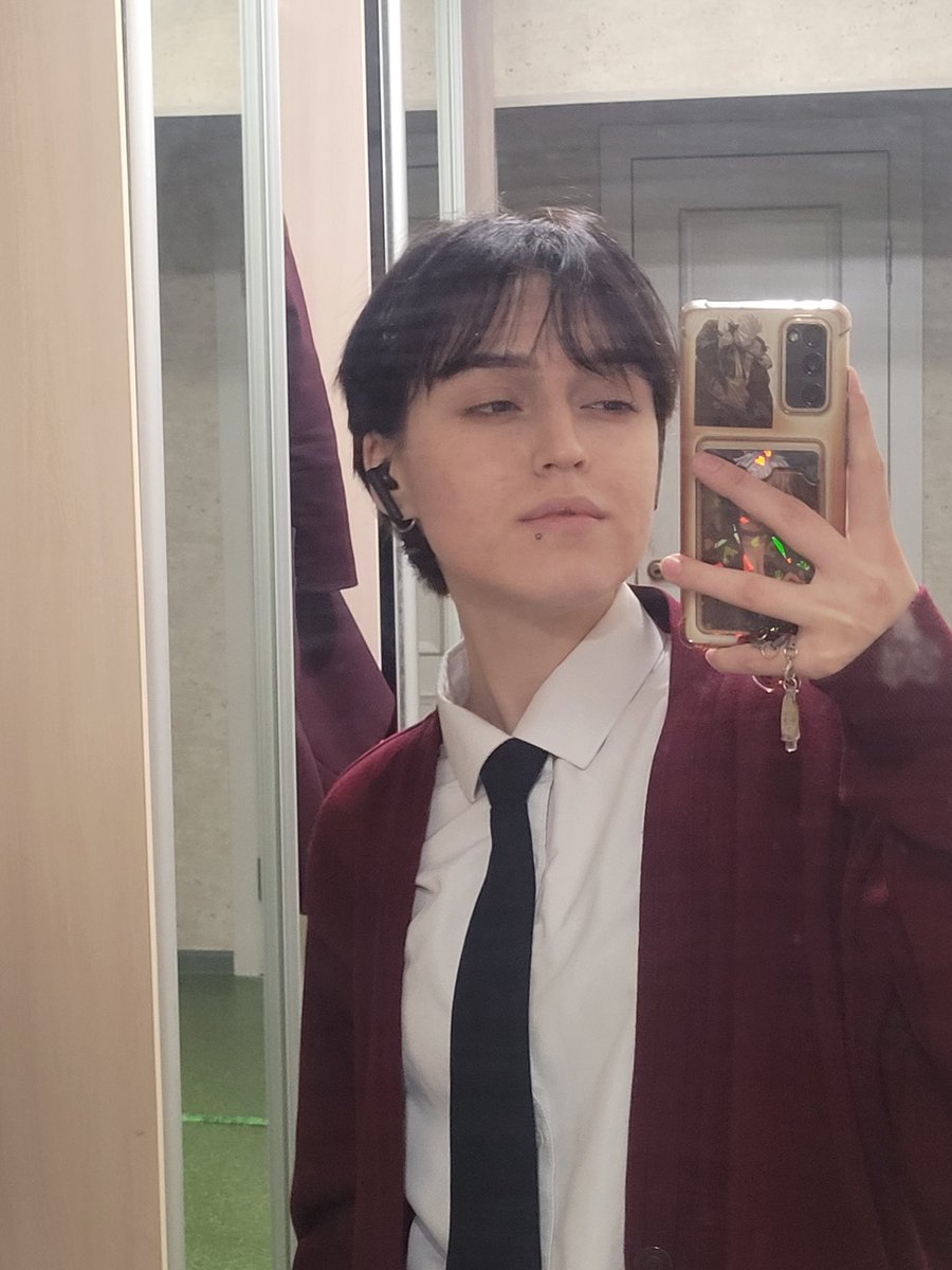 Visteria__'s tweet photo. Mirror selfie 2024

Первое самый сок😌🔨 https://t.co/fLhH7YqmGd