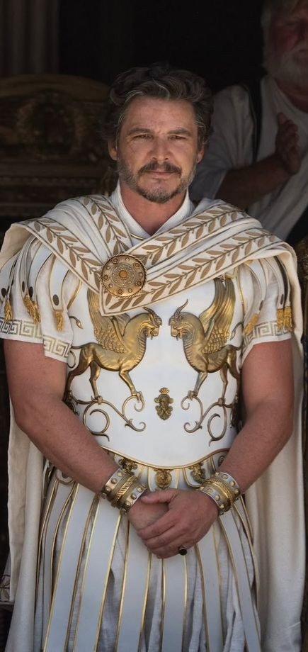 muppet1221's tweet photo. Gonna put it out there, Pedro Pascal looks good in white. https://t.co/0w7gxM6z2i
