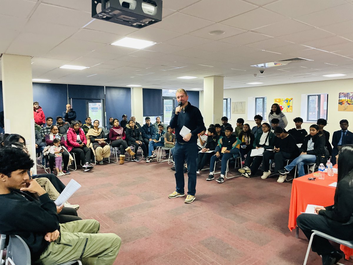UKTeluguHindu's tweet image. UTHO conducted UK Parliament Week in Rugby with 80+ attendees, including students, parents, and guests: MP John Slinger @JohnSlinger 
Cllr Ish Mistry
Cllr Ramesh Srivastava
Toby Bell
Dr. Suresh Gurijala
Satya S
Debate Topic: &quot;Should AI Be Regulated? @UKParlEducation @YourUKParl