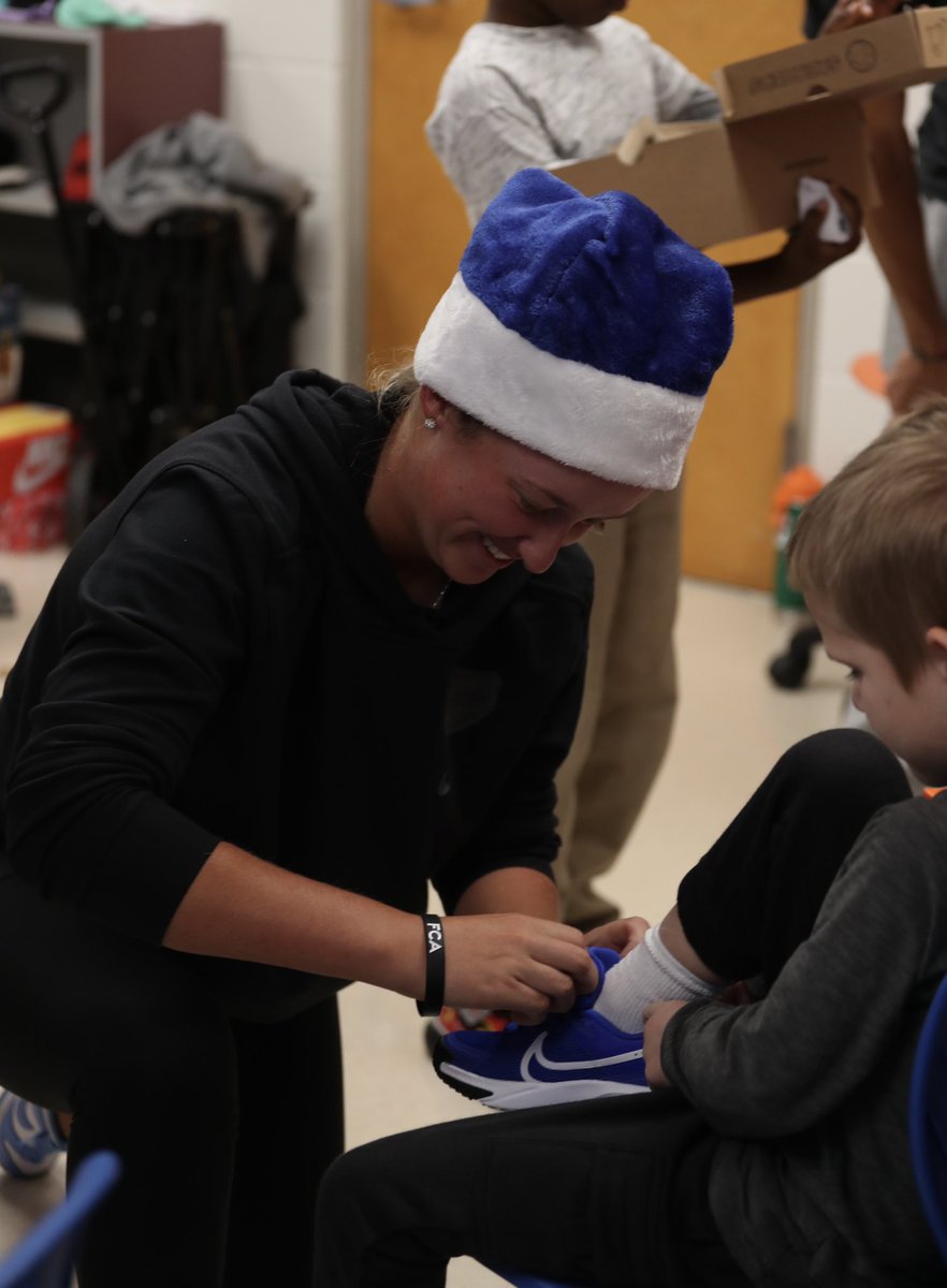 GatorsExp's tweet photo. #7daysofGatorsTracks🎁
Delivery Day 3:
📍Idylwild Elementary School
#GoodwillGators | @towerhillinsurance | @florida.blue | @truist https://t.co/nzo5pJ5wAY