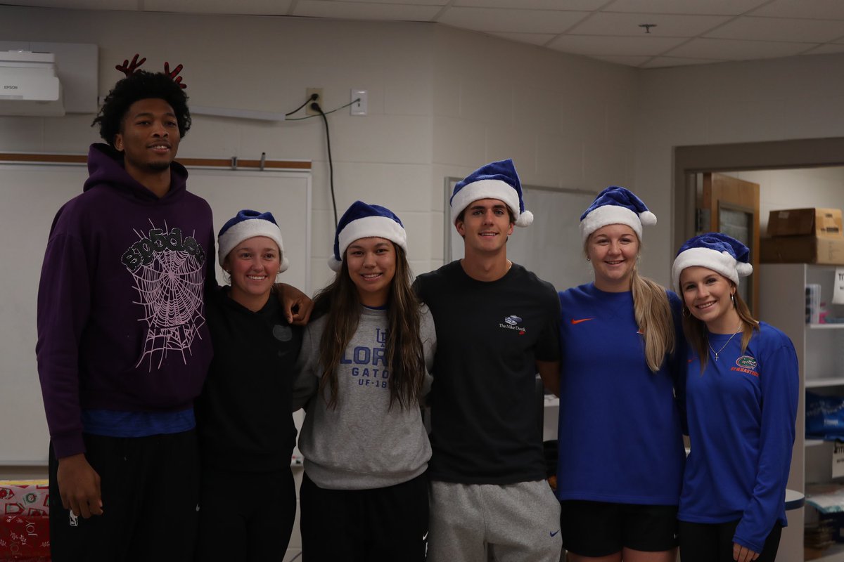 GatorsExp's tweet photo. #7daysofGatorsTracks🎁
Delivery Day 3:
📍Idylwild Elementary School
#GoodwillGators | @towerhillinsurance | @florida.blue | @truist https://t.co/nzo5pJ5wAY