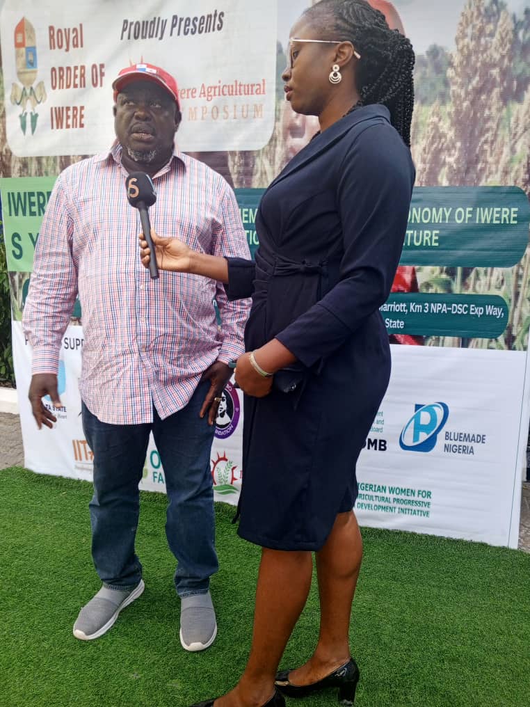 Spicyteejay's tweet photo. As the Founder of Bluemade Nigeria, the media partner and organizer of the Iwere Agricultural Symposium. We are proud to see that it was a huge success! Agriculture's transformative potential was explored with thought leaders.#Agriculture #Sustainability #IwereNation #Innovation https://t.co/cZ3F6YWG6Z