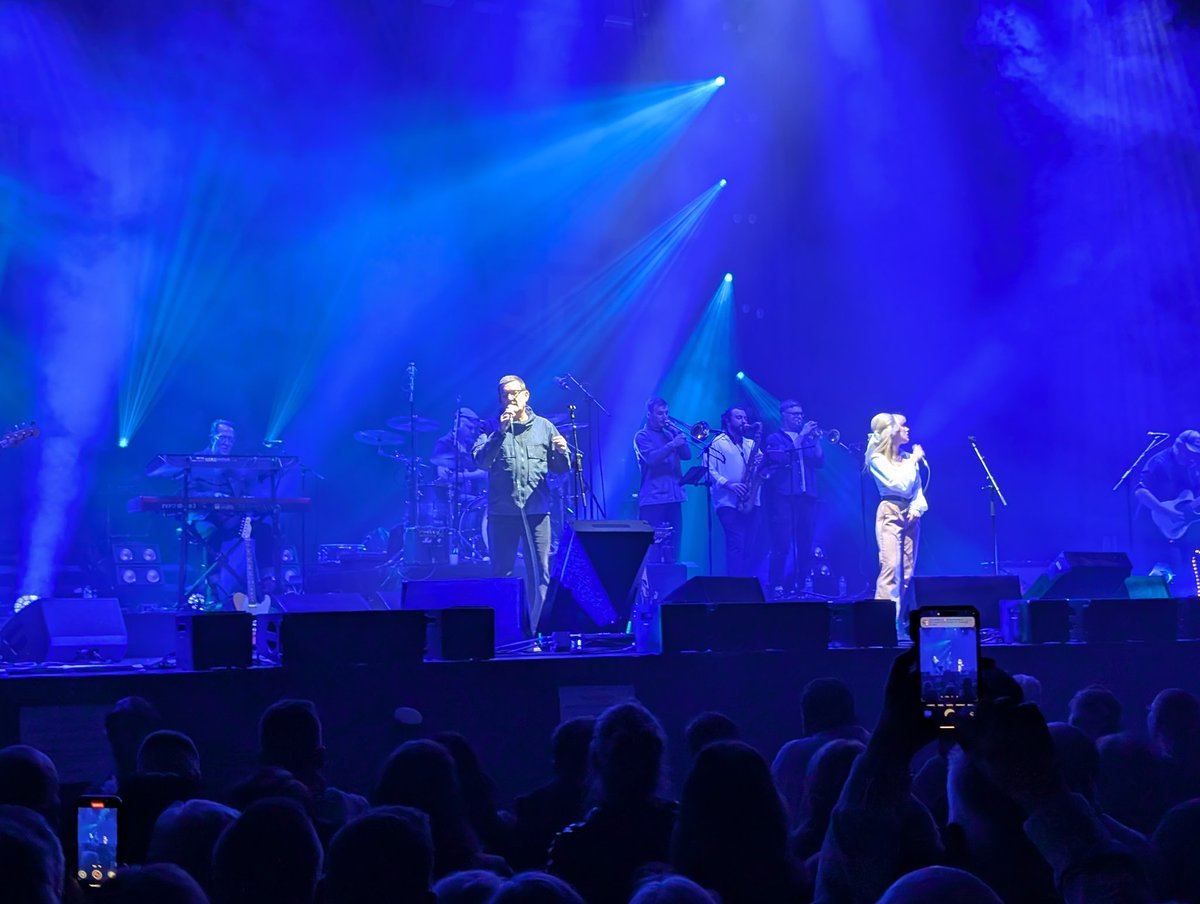 ianridley's tweet photo. A brilliant performance by @PaulHeatonSolo and @riannedowney_ tonight at Newcastle arena. A great night had by all. https://t.co/jT9qRmje8A