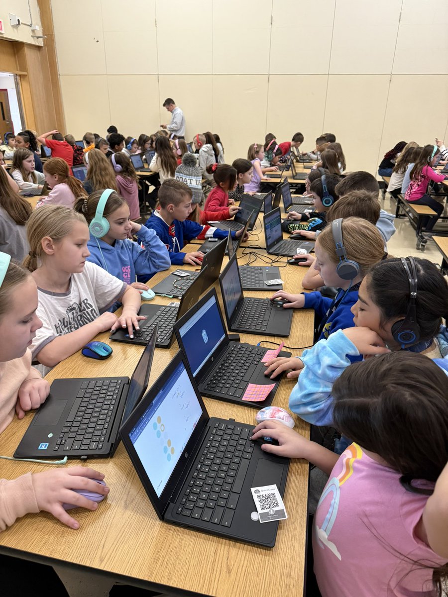 LPlanck910's tweet photo. I don’t know how I can only pick 4 pictures from today!  10th Annual School Wide #HourOfCode was 🔥!  Every student PK- 5 participated! #PalmerLibrary https://t.co/fs41Uqm2vH