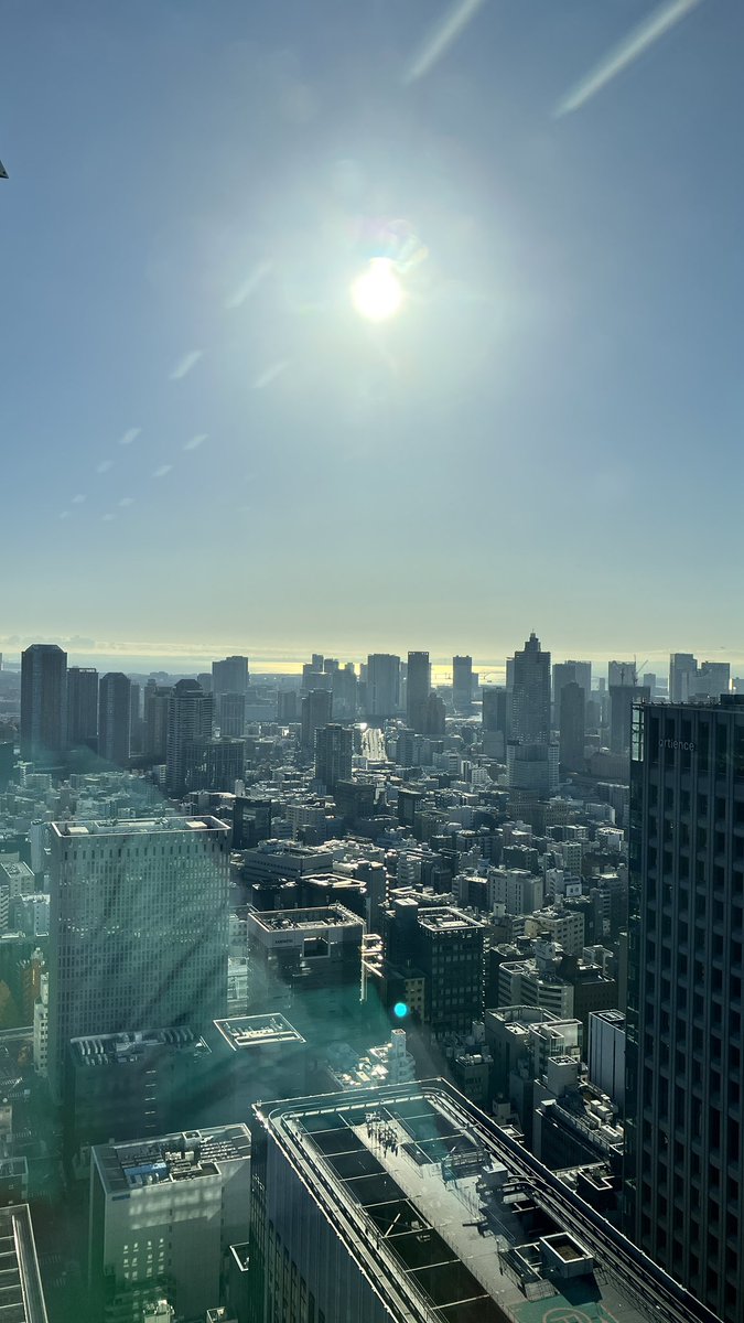 Funai_Tsubasa's tweet photo. おはようございます！
オフィスから見える朝日 https://t.co/Wz6iORxFQh