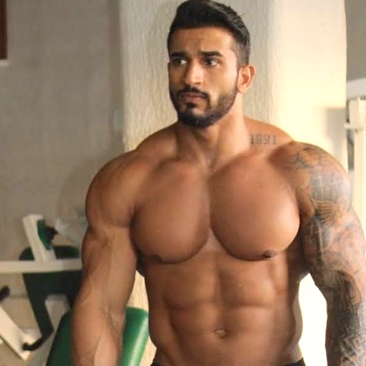 BillyBeefcake's tweet photo. hot af https://t.co/FTAX8M8u43