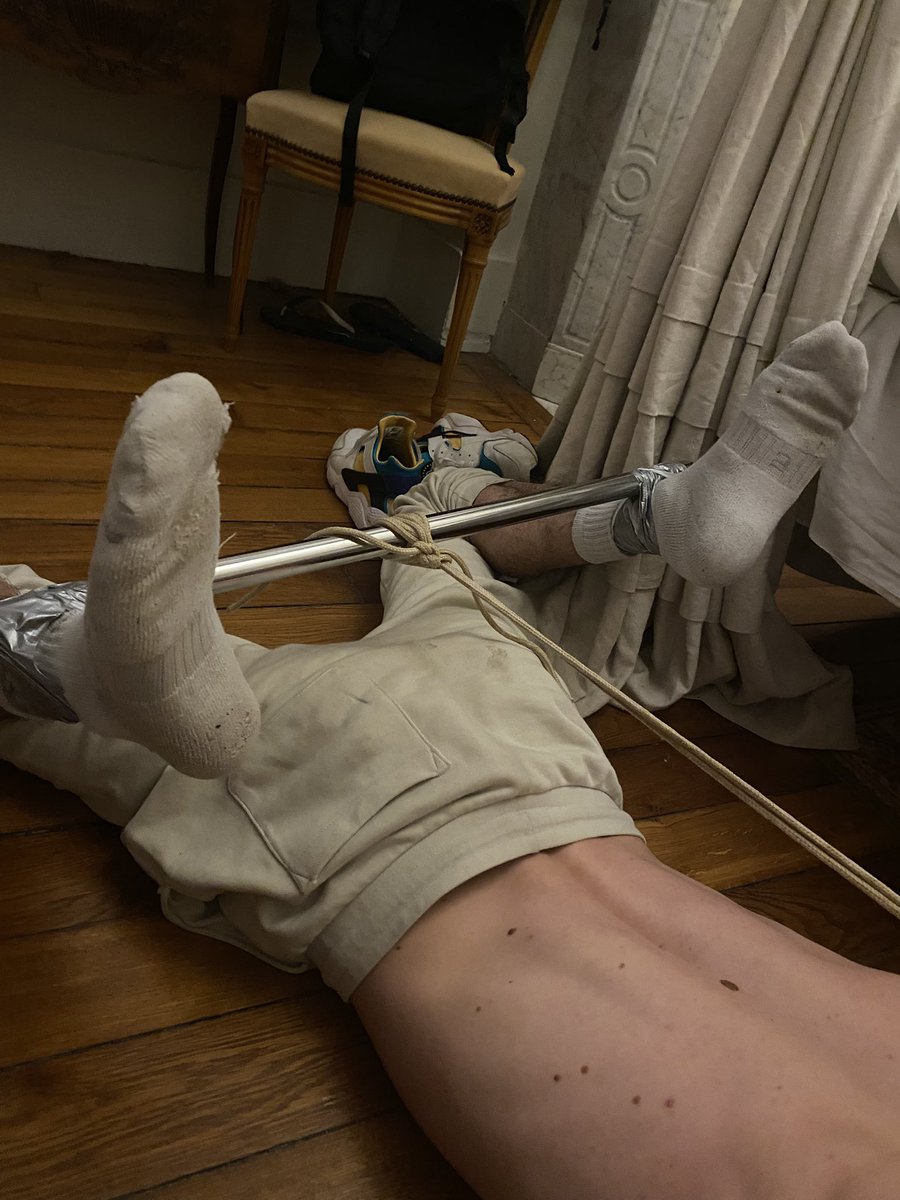 BoysKnee's tweet photo. Sound on 📢⛓️🧦
« - try to stop sniffing and I'll tape my sneaker to your face, understand? 
- yes. 
- yes who? 
- yes Master ». 

#master#slave#bound #socks #smell #tn #nike #tiedup #gagged #muzzle #gag #socksgag #tape #bondage #bdsm #punish #badboy #punish #training #sneakers https://t.co/7RTqWWbI7w