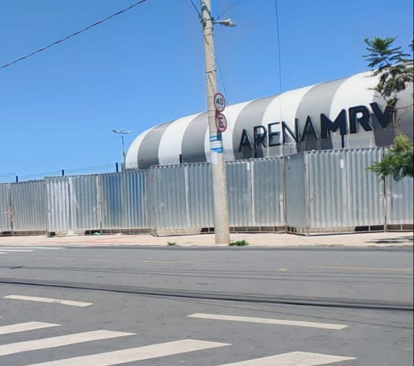 ISSO É UM CLUBE OU UMA DITADURA?