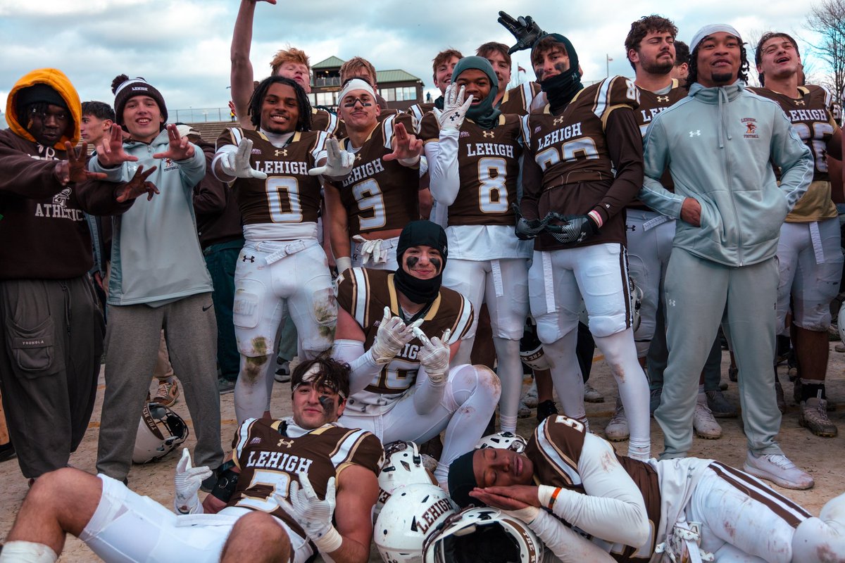 Beyond blessed to be apart of this team. Standard it set. Can’t wait to see what our future holds…
PLC Champ ‘24💍
1st playoff win in 13 years🏆