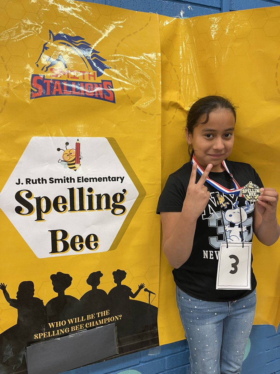 msagarcia31's tweet photo. Super proud teacher! 3 of our students participated in the Spanish Spelling Bee at school! 
One of them will be competing at the district bee! 🏆🏅
Super proud of all 3! 🥳 https://t.co/uzZ98BvIvZ