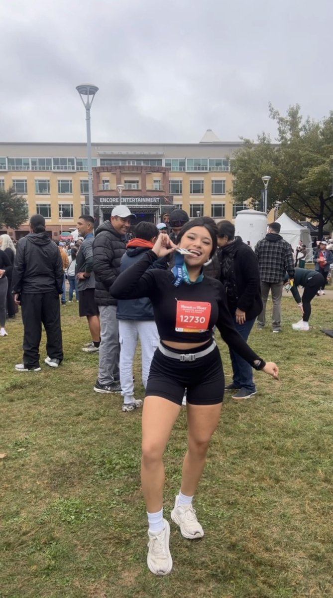 Deeflo04's tweet photo. 13.1 miles is crazyyyy https://t.co/KXxbLG6bSP