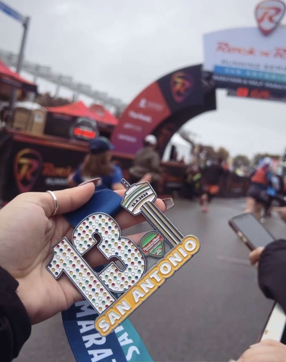 Deeflo04's tweet photo. 13.1 miles is crazyyyy https://t.co/KXxbLG6bSP