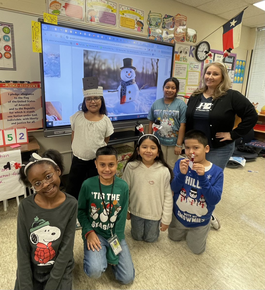 StephensES_AISD's tweet photo. Day 4- 12 days of Winter Holiday: Let it Snow, Let it Snow! ❄️ Today snowmen were everywhere. ⛄️@Arcos1968 @BenjaminVoss_ @maty_orozco @drgoffney https://t.co/ENZRUw5cxi