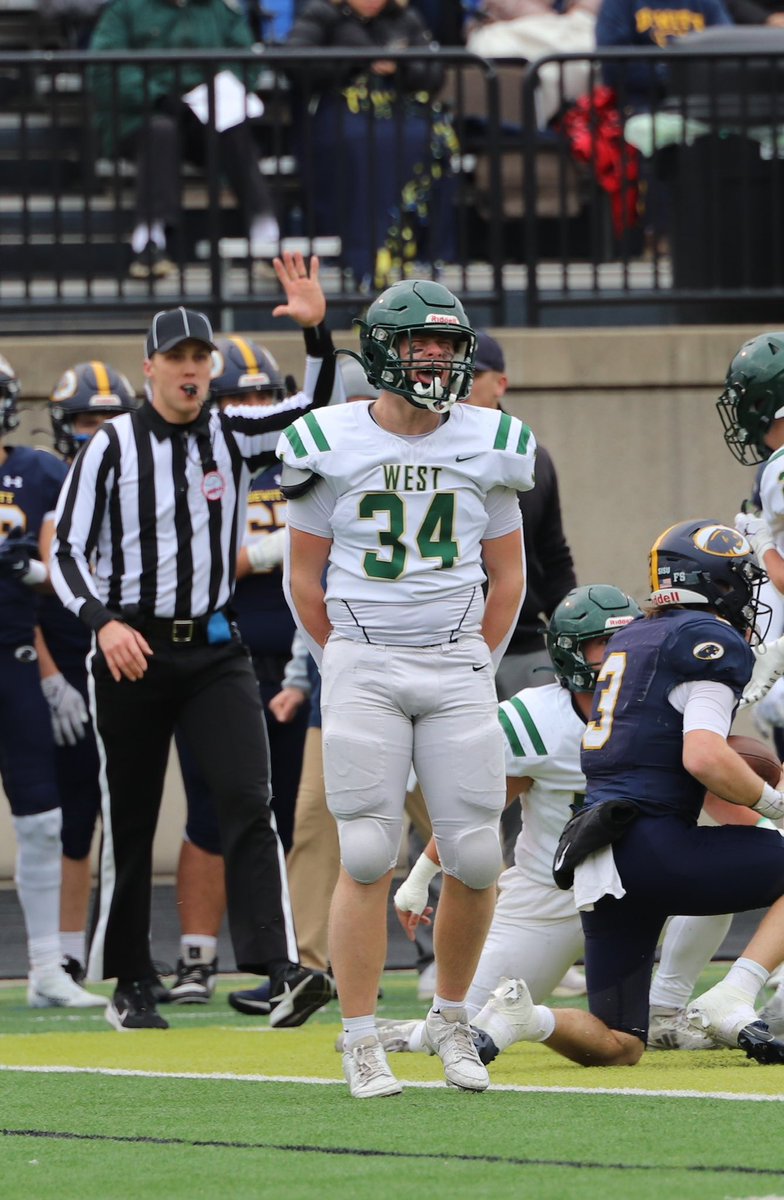 Junior Season Full  highlights‼️
(Offense, Defense, Special Teams)

⭐️D-3 State Champions (13-1)

⭐️12 Touchdowns
 
⭐️5.4 Yards Per carry

6’1 200 Pound RB/MLB

hudl.com/v/2RCsvF