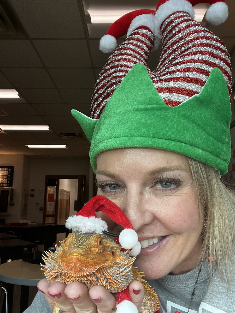 Rolan's 6th Grade Science (@lms6thscience) on Twitter photo Ginger and I are showing our school spirit in style for Hat & Scarf Day! 🧣🧢#SpiritMonth #BeardedDragonStyle #HatAndScarfDay <a href="/TheLarkspurMS/">The Larkspur Lions</a> Ginger and I are showing our school spirit in style for Hat & Scarf Day! 🧣🧢#SpiritMonth #BeardedDragonStyle #HatAndScarfDay <a href="/TheLarkspurMS/">The Larkspur Lions</a>