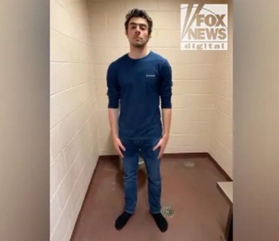 LuigiCrave's tweet image. Luigi Mangione looks vivacious in new photo of him in his holding cell! #LuigiCrave #LuigiMangione