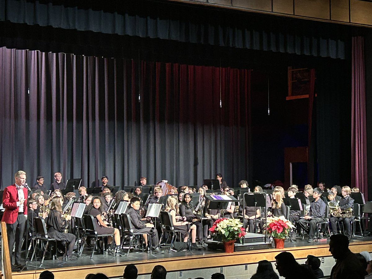 Prin_MayerPRMS's tweet image. December means band concerts! Listening to the amazing sounds of @PorterRidgeMSNC 7th grade band! Absolutely beautiful! Next up…8th grade!  @AGHoulihan @UCPSNC