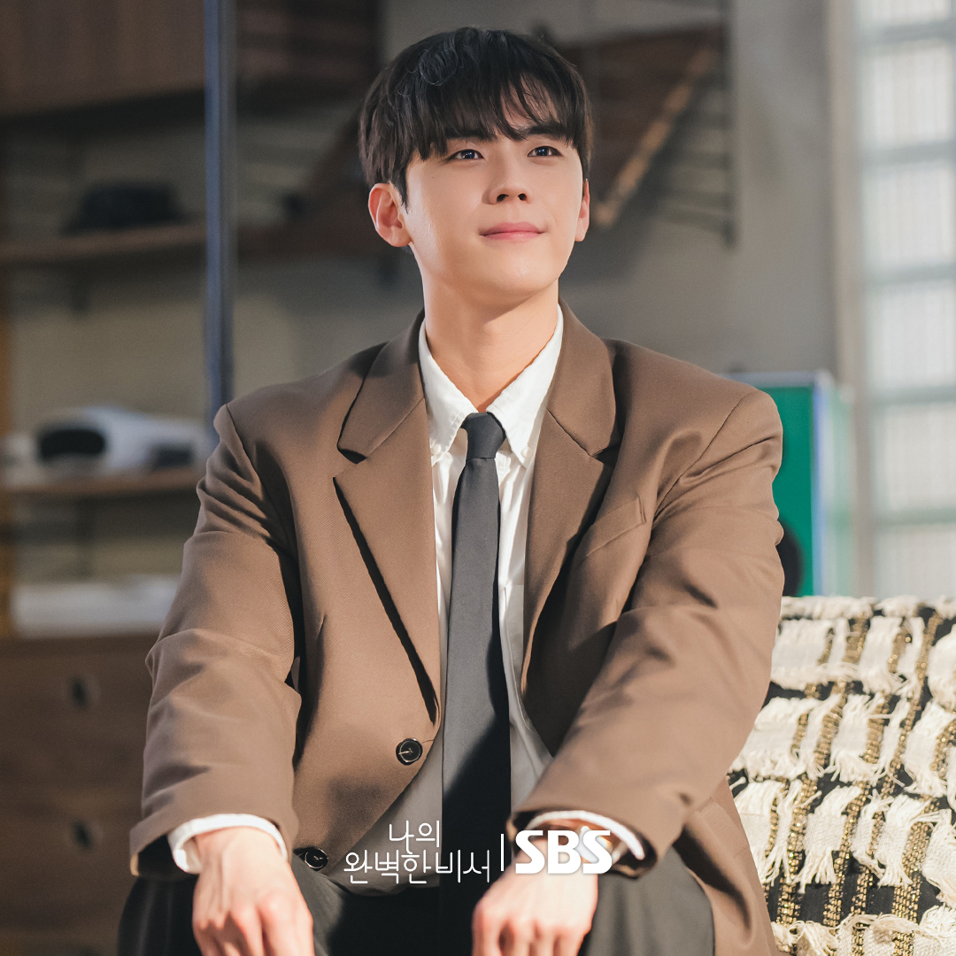 SBSNOW's tweet photo. 재벌가 도련님이자 피플즈 CTO 우정훈
아이같이 해맑은 김도훈의 힐링 매력✨

SBS 새 금토드라마 <나의 완벽한 비서>
☞ 2025년 1월 3일 [금] 밤 10시 첫 방송

#SBS새금토드라마 #나의완벽한비서
#나의완벽한비서스틸 #스틸
#LOVESCOUT #밀착케어로맨스 #로맨스
#한지민 #이준혁 #김도훈 #김윤혜 https://t.co/OzStii7Jgu