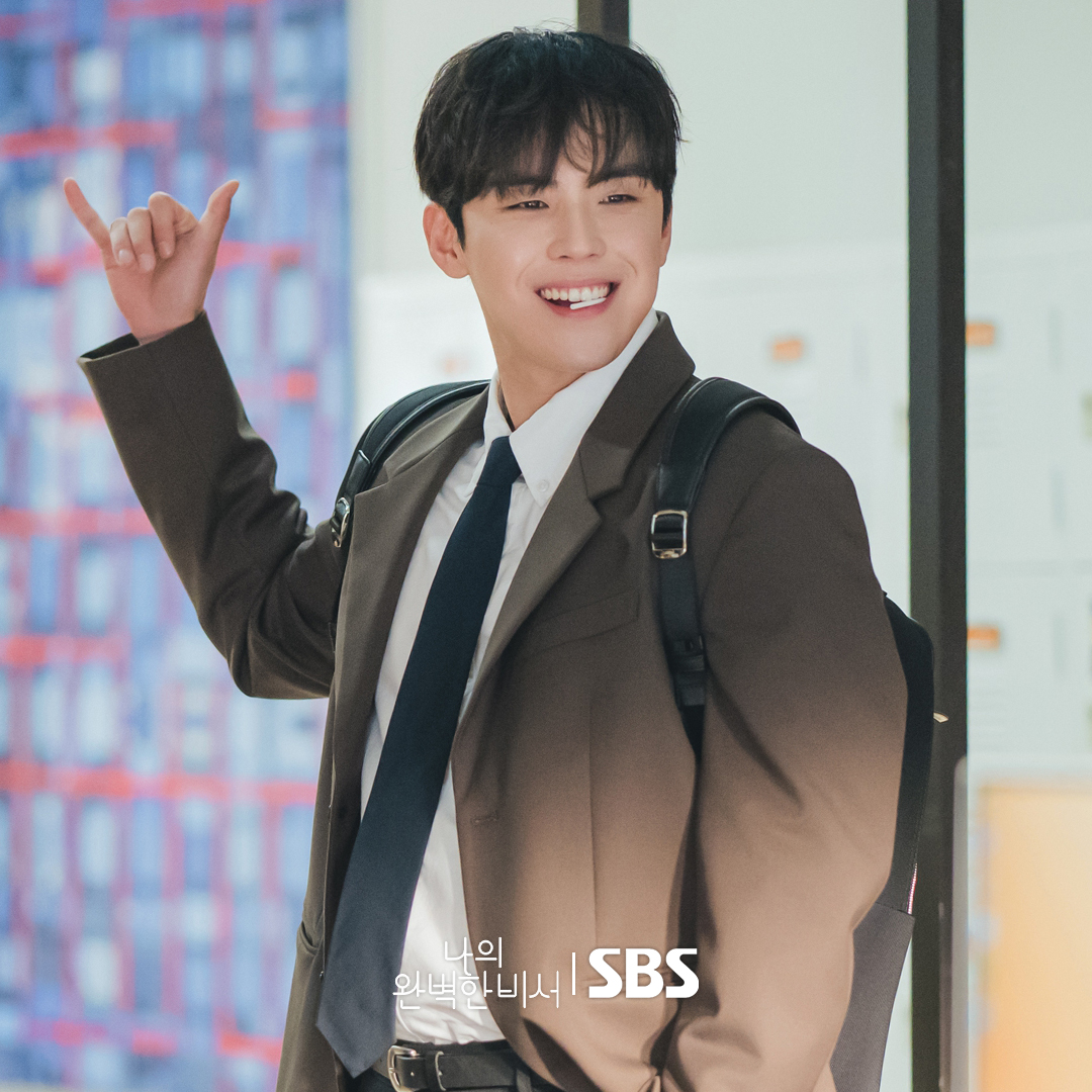 SBSNOW's tweet photo. 재벌가 도련님이자 피플즈 CTO 우정훈
아이같이 해맑은 김도훈의 힐링 매력✨

SBS 새 금토드라마 <나의 완벽한 비서>
☞ 2025년 1월 3일 [금] 밤 10시 첫 방송

#SBS새금토드라마 #나의완벽한비서
#나의완벽한비서스틸 #스틸
#LOVESCOUT #밀착케어로맨스 #로맨스
#한지민 #이준혁 #김도훈 #김윤혜 https://t.co/OzStii7Jgu
