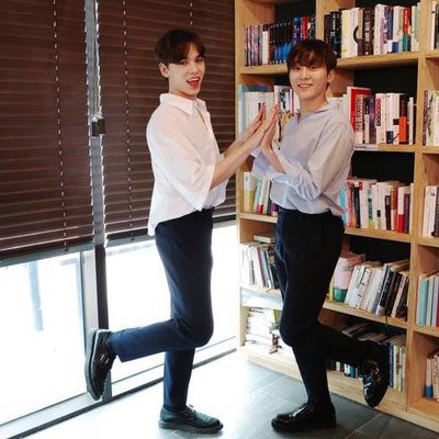 seungkboos's tweet photo. this fuckass picture😭😭😭 https://t.co/CdKdwTRrBm
