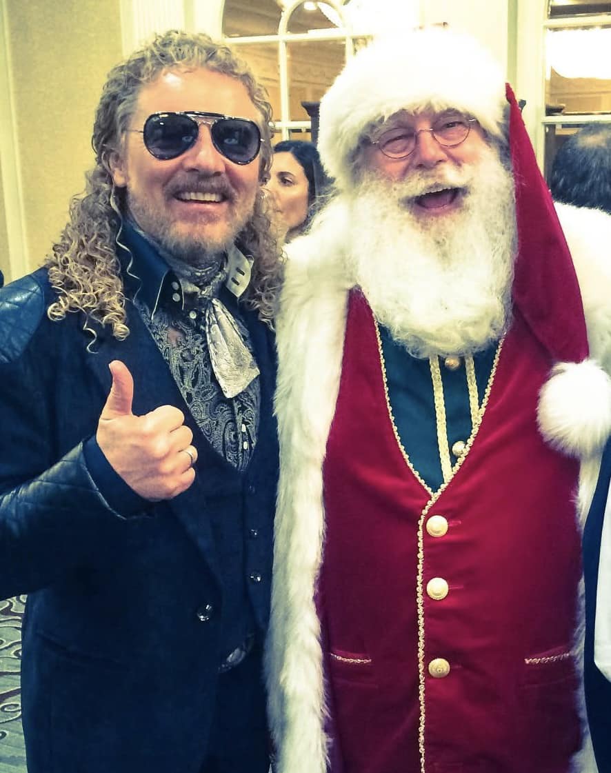 As we dive into this magical holiday season, I just wanted to take a moment to express my gratitude for all your support throughout the year. Music brings us together, and I’m thankful for each of you who have shared this journey with me. #Music #Gratitude  #stevecooke