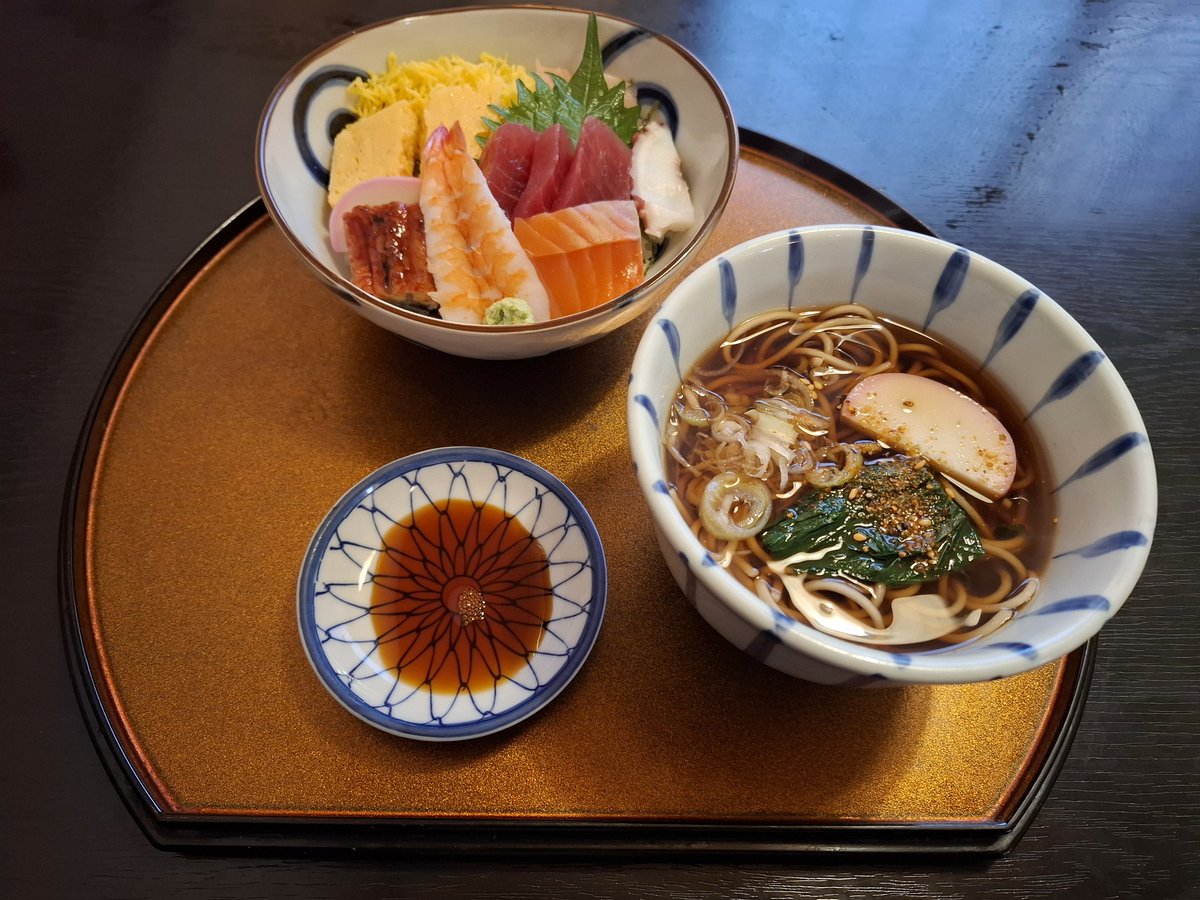 saluslife's tweet photo. 一人飯

しゃちょ https://t.co/V7PQBnjLTJ