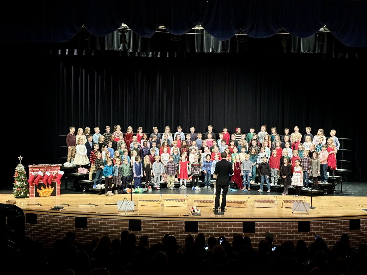 BisonElem's tweet photo. Christmas programs tonight getting us all in the holiday spirit! https://t.co/VpDuIwCySC