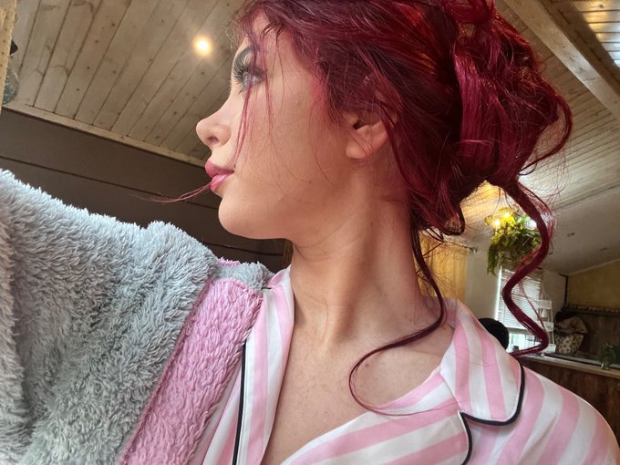 2 pic. Also ?♥️? https://t.co/8D6RnQiiqB