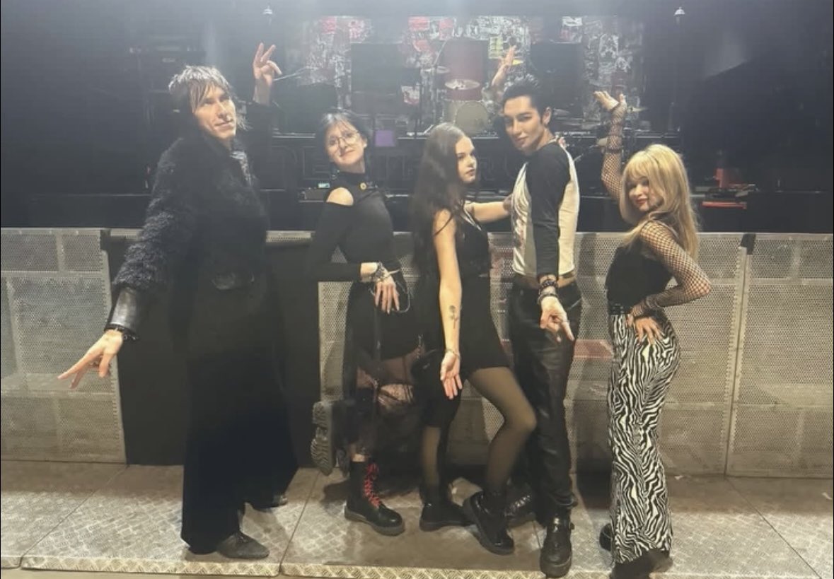 imfakebetch's tweet photo. I swear there is no better therapy than @PalayeRoyale concert. 
already miss u guys🥹🤍
thank u and lov u besties✨ https://t.co/ES3d1EN5SC