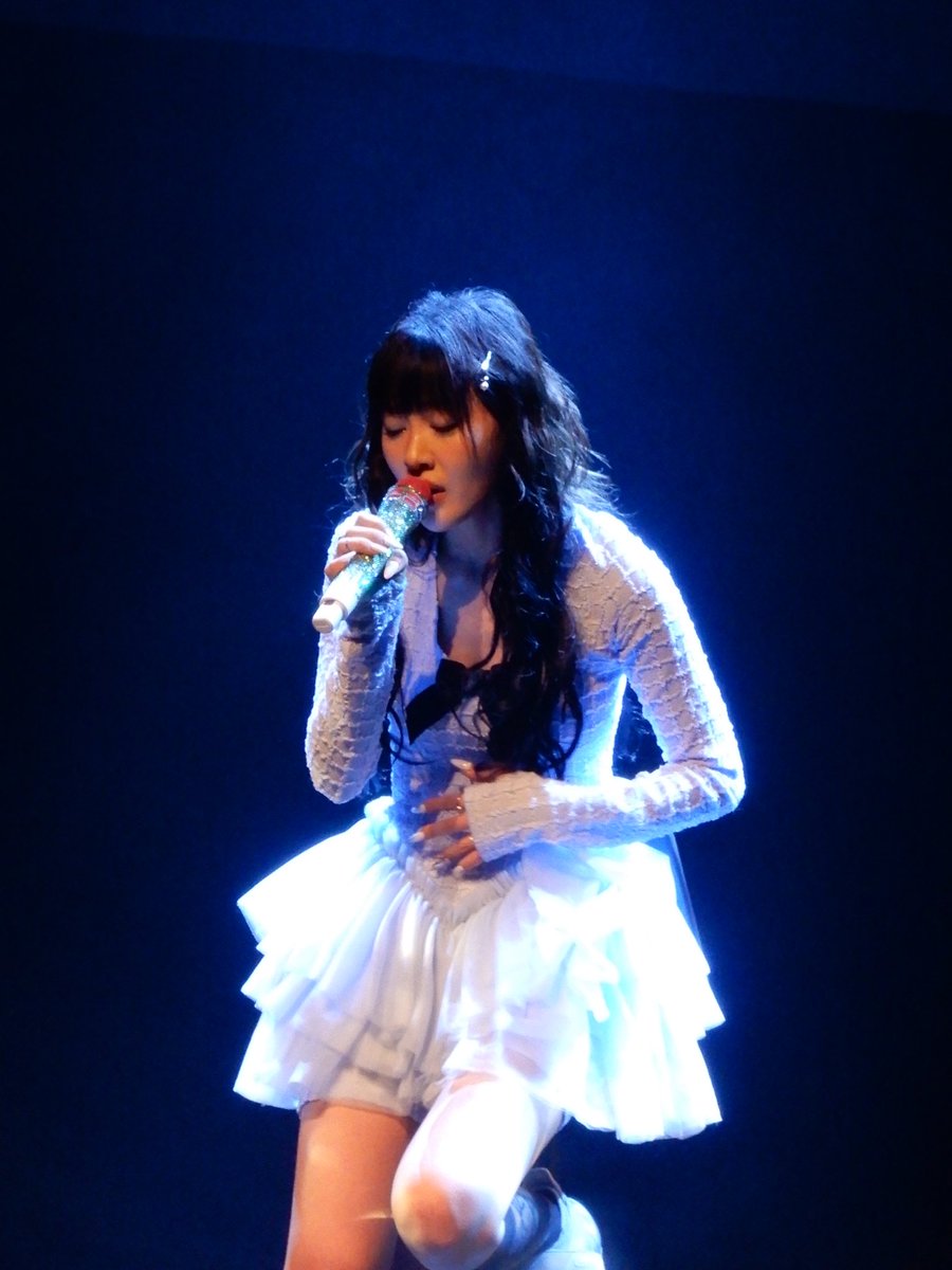 oliviadxburn's tweet photo. #yvesinlondon shes literally a fairy https://t.co/TzmAcic6CM