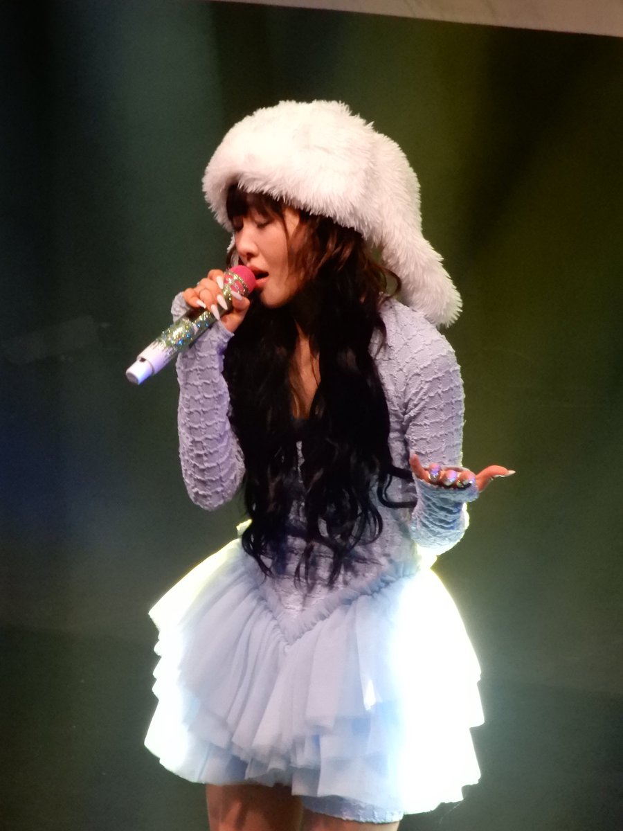 oliviadxburn's tweet photo. #yvesinlondon shes literally a fairy https://t.co/TzmAcic6CM