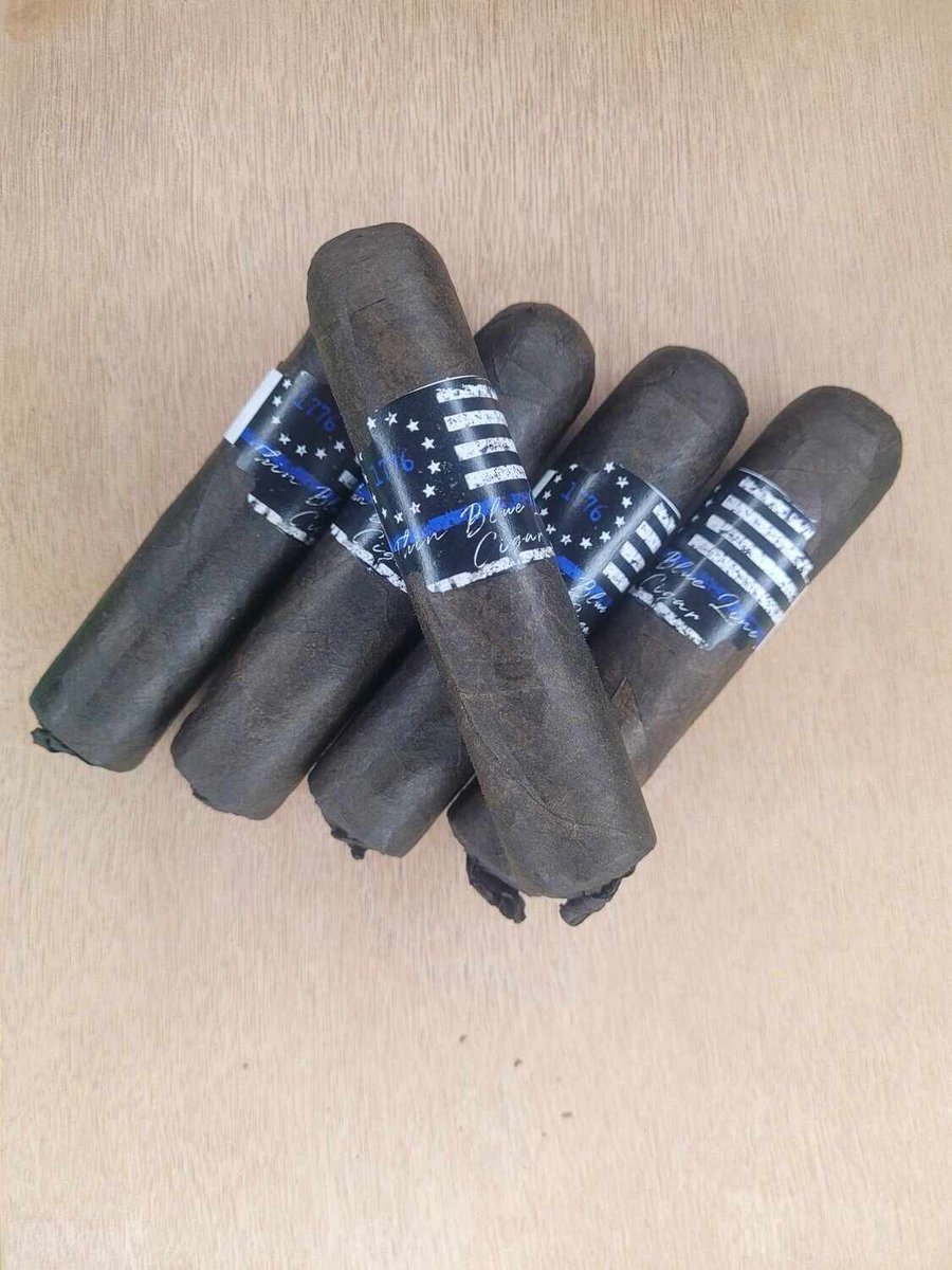 BlueLineCigar's tweet photo. Premium Nub Maduro Cigar https://t.co/V5zWYk2u6C