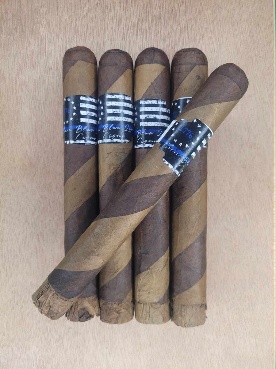 BlueLineCigar's tweet photo. Barberpole Cigar https://t.co/QRdj7jYpA8