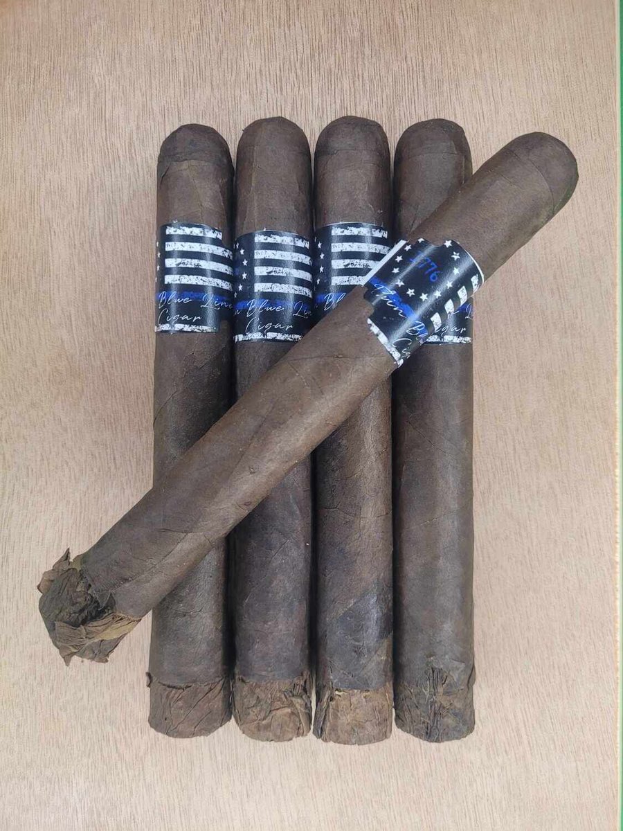 BlueLineCigar's tweet photo. Shaggyfoot Maduro Cigar https://t.co/7mKfOdsAsT