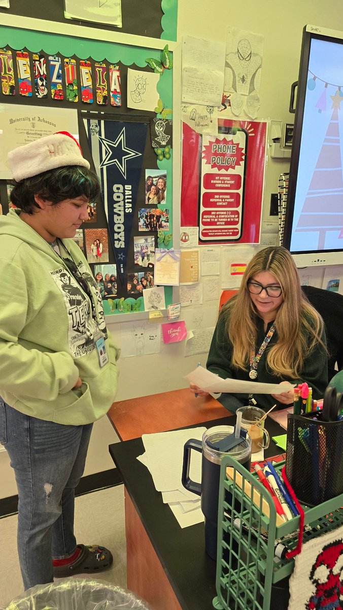 agpeterson75's tweet photo. It is Data Talks Day for THS Biology Students. Students dug deeper to learn what TEKS they excel at and what TEKS need improvement.  Good job, Mrs. Rahvar and Ms. Valenzuela! @THSScienceDept @DocOfHighHopes @MsStrick_ https://t.co/pXAANwsMIY
