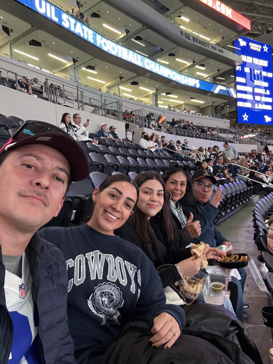 AmeGzz's tweet photo. #CowboysNation @dallascowboys  🏈 https://t.co/I1ytr1PC3k