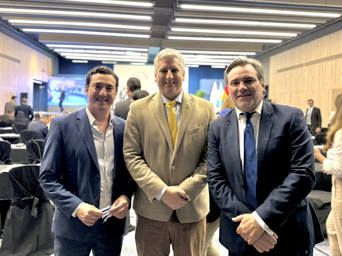 SantiagoBorsari's tweet photo. Hoy, después de mucho trabajo conjunto entre @CancilleriaUy, @PARLASUR, @Parlamento_UY y @mtopuy, se inauguró un excelente proyecto de remodelación y nuevas instalaciones en el histórico edificio conocido tradicionalmente como “Parque Hotel”. https://t.co/n4s63wvQpn