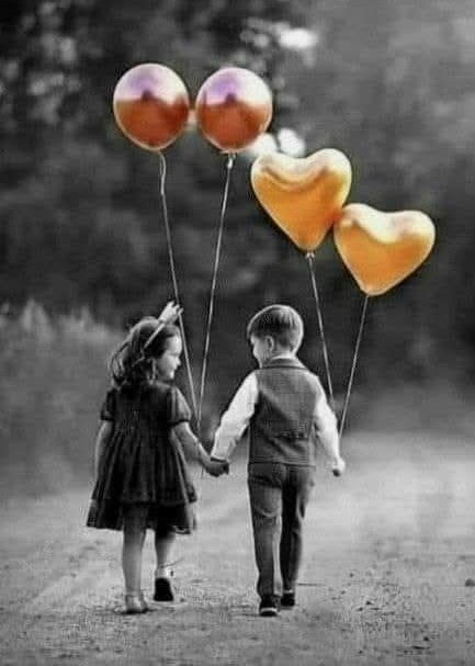 "El valor de dar no se mide por lo que sacrificas, sino por la alegría que siembras en otros". A soñar bonito 💞