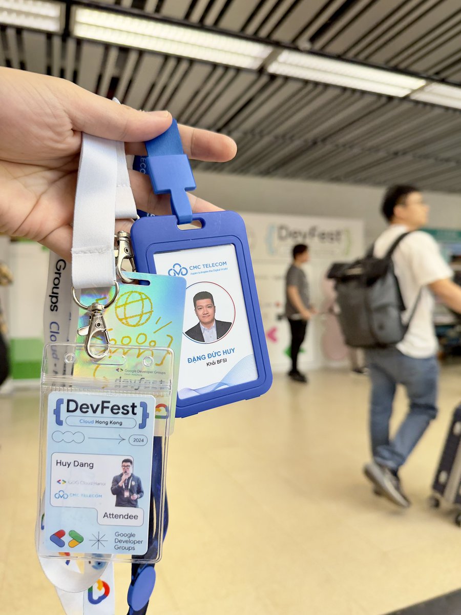 HuyDangGDG's tweet photo. First time presenting abroad. 
Success.🧐🥳 with @GDGCloudHanoi 

#GooglecloudHongkongDevFest2024 #google #DevFest2024 https://t.co/9r8CgBDouc