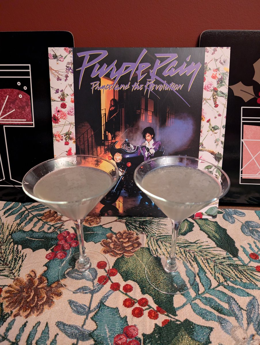 Aviation cocktails in honour of a truly classic album...

and a pretty odd movie

#CocktailCalendar2024