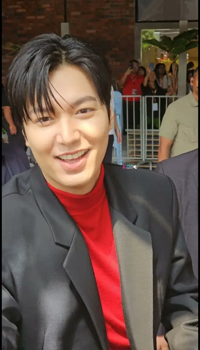 Always on set hope you all have gotten my fans card