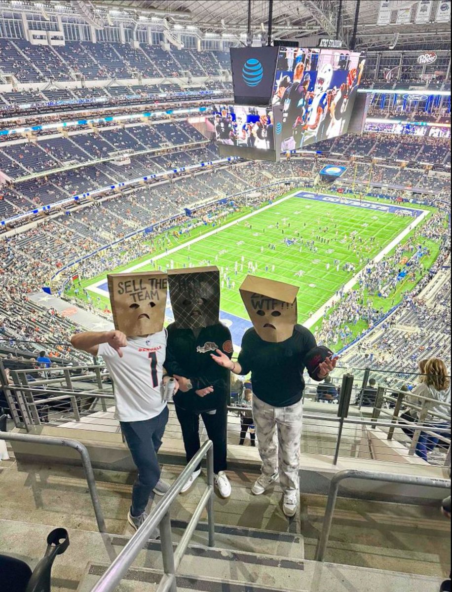 eyesoffish's tweet photo. @MySportsUpdate 

Sickening what happens to a fanbase when an elite QB/WR are wasted due to poor team management. https://t.co/GBz5wD9Rt6